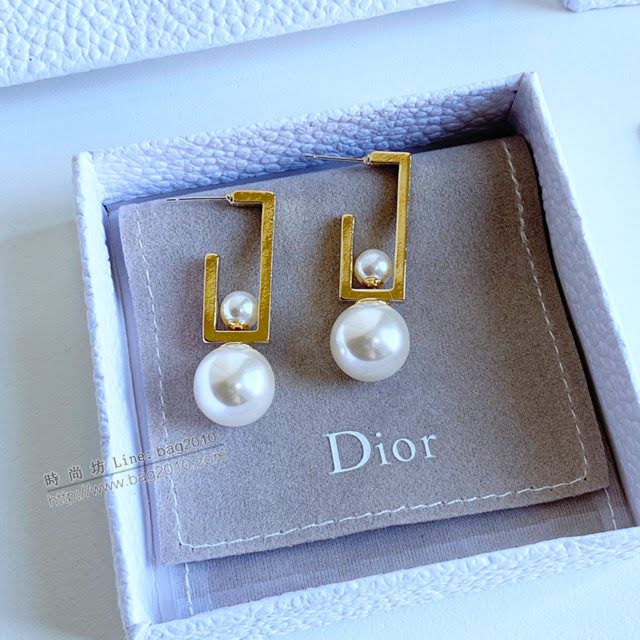 Dior飾品 迪奧經典熱銷款大小珍珠上下款耳釘耳環  zgd1461